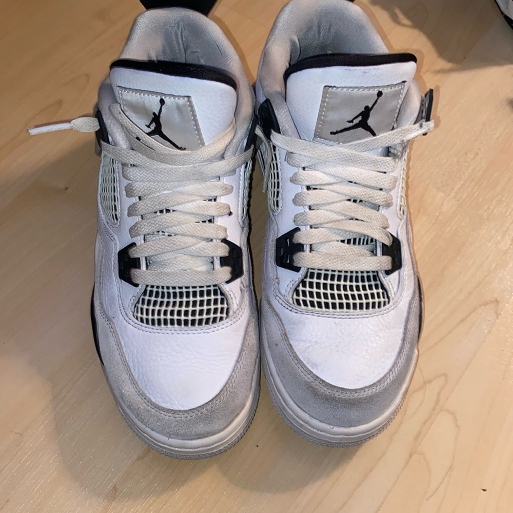 Jordan 4 Retro Military Black
Size : 6.5